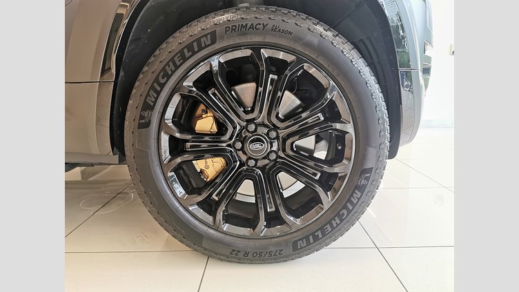 2024 認定中古車 Land Rover Defender 110 カルパチアングレイ P635 ガソリンV8マイルドハイブリッド OCTA Edition One