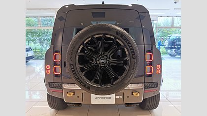 Defender 110 6