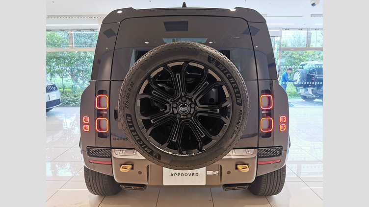 2024 認定中古車 Land Rover Defender 110 カルパチアングレイ P635 ガソリンV8マイルドハイブリッド OCTA Edition One