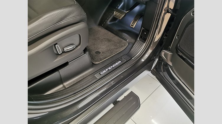 2024 認定中古車 Land Rover Defender 110 カルパチアングレイ P635 ガソリンV8マイルドハイブリッド OCTA Edition One