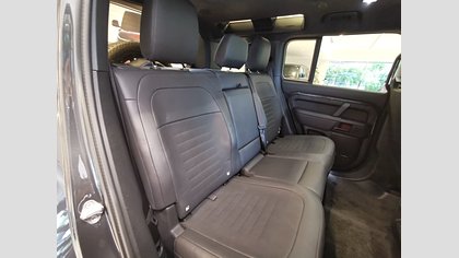 Defender 110 4