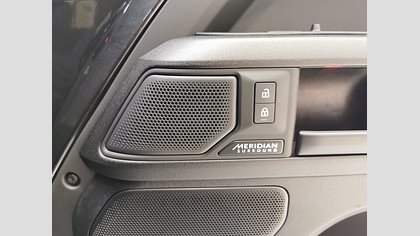 Defender 110 19