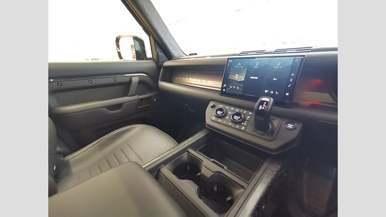 2024 認定中古車 Land Rover Defender 110 カルパチアングレイ P635 ガソリンV8マイルドハイブリッド OCTA Edition One