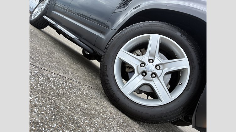 2023 認定中古車 Land Rover Defender 110 Carpathian Grey 2.0 litre i4P Petrol SE