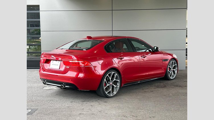 2016 認定中古車 Jaguar XE Firenze Red P300
 Ｓ