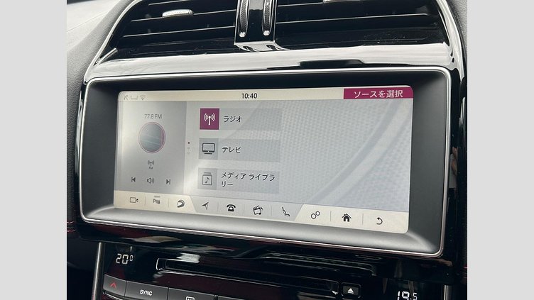 2016 認定中古車 Jaguar XE Firenze Red P300
 Ｓ