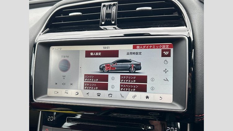 2016 認定中古車 Jaguar XE Firenze Red P300
 Ｓ