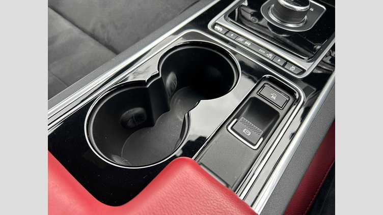 2016 認定中古車 Jaguar XE Firenze Red P300
 Ｓ