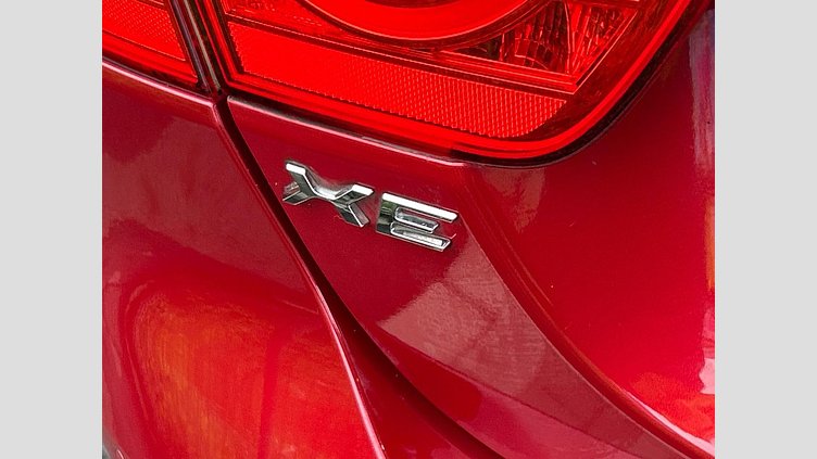 2016 認定中古車 Jaguar XE Firenze Red P300
 Ｓ