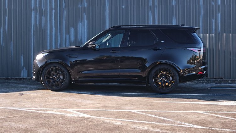 2022 Approved Land Rover Discovery Santorini Black D250 R-Dynamic SE