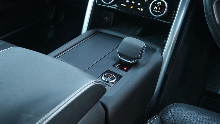 2022 Approved Land Rover Discovery Santorini Black D250 R-Dynamic SE