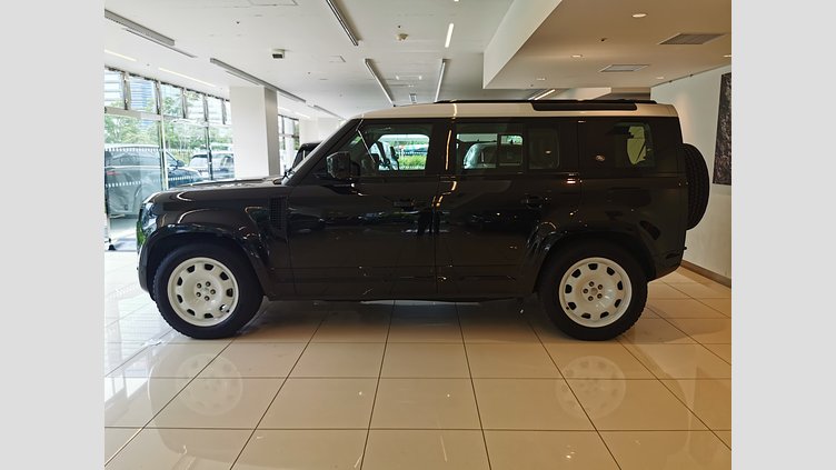 2023 認定中古車 Land Rover Defender 110 サントリーニブラック P300 AWD（AT） SE