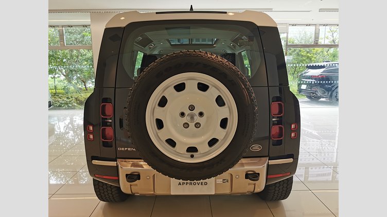 2023 認定中古車 Land Rover Defender 110 サントリーニブラック P300 AWD（AT） SE