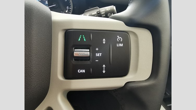 2023 認定中古車 Land Rover Defender 110 サントリーニブラック P300 AWD（AT） SE