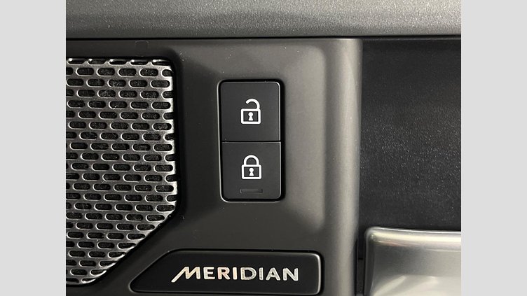 2023 認定中古車 Land Rover Defender 110 サントリーニブラック D300 AWD（AT） X