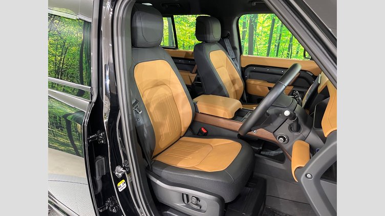 2023 認定中古車 Land Rover Defender 110 サントリーニブラック D300 AWD（AT） X