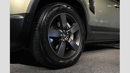 Defender 110 8