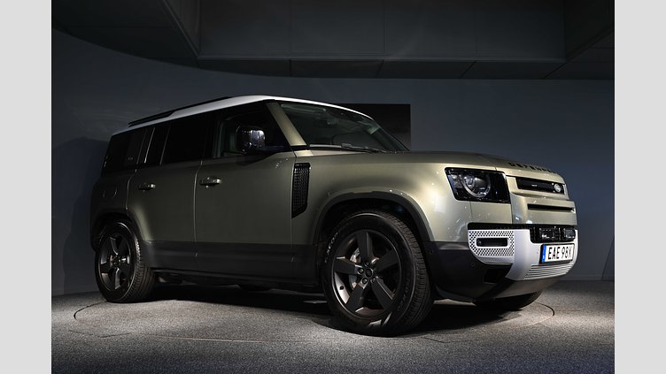 2023 Begagnad Land Rover Defender 110 Pangea Green AWD 110 D300 SE