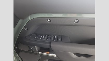 Defender 110 14