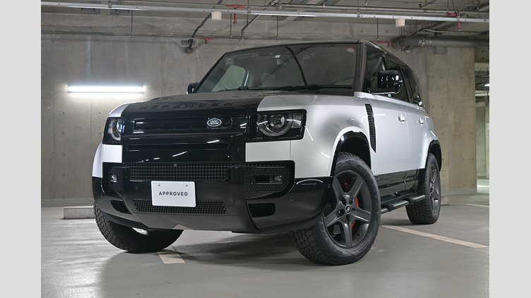 2023 認定中古車 Land Rover Defender 110 ハクバシルバー D300 AWD（AT） X