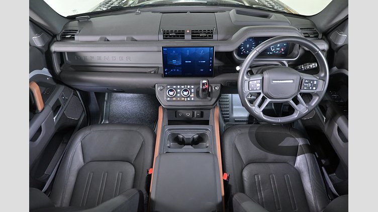 2023 認定中古車 Land Rover Defender 110 ハクバシルバー D300 AWD（AT） X
