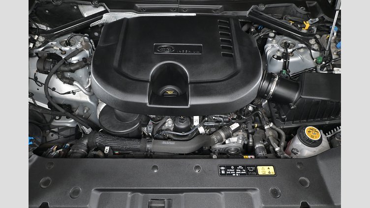2023 認定中古車 Land Rover Defender 110 ハクバシルバー D300 AWD（AT） X