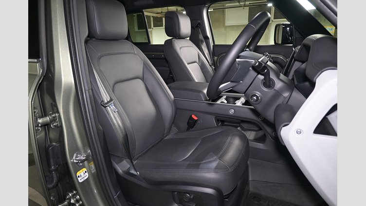 2024 認定中古車 Land Rover Defender 110 パンゲアグリーン D350 ディーゼルマイルドハイブリッド X-Dynamic HSE