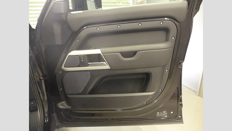 2024 認定中古車 Land Rover Defender 110 サントリーニブラック D300 AWD（AT） X-DYNAMIC HSE