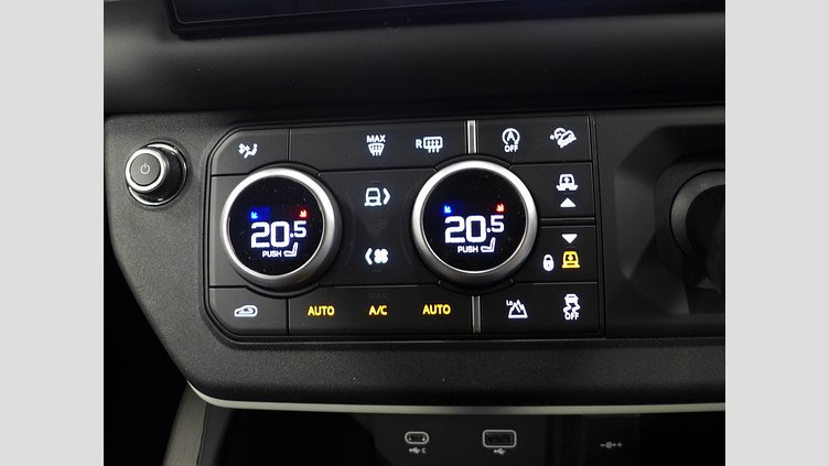 2024 認定中古車 Land Rover Defender 110 サントリーニブラック D300 AWD（AT） X-DYNAMIC HSE