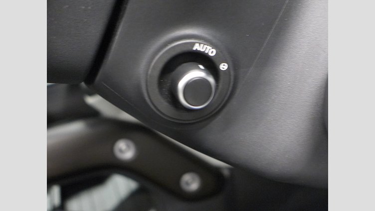 2024 認定中古車 Land Rover Defender 110 サントリーニブラック D300 AWD（AT） X-DYNAMIC HSE