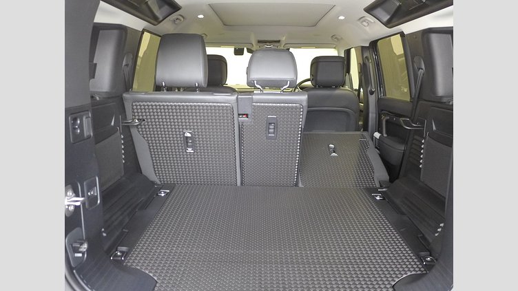 2024 認定中古車 Land Rover Defender 110 サントリーニブラック D300 AWD（AT） X-DYNAMIC HSE