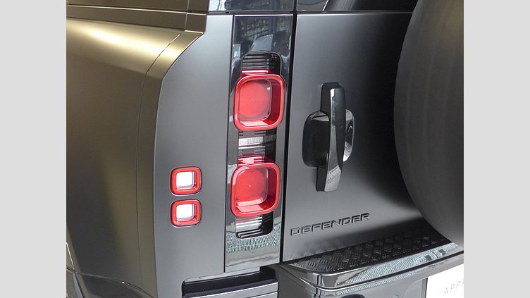2024 認定中古車 Land Rover Defender 110 サントリーニブラック D300 AWD（AT） X-DYNAMIC HSE