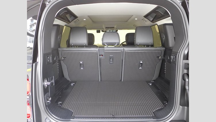 2024 認定中古車 Land Rover Defender 110 サントリーニブラック D300 AWD（AT） X-DYNAMIC HSE
