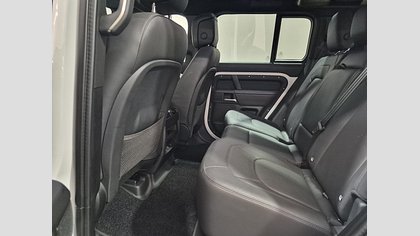 Defender 110 8