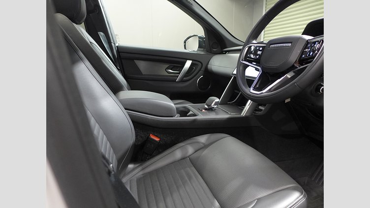 2024 認定中古車 Land Rover Discovery Sport フジホワイト プラグインハイブリッド（ガソリン） 標準ホイール Dynamic HSE