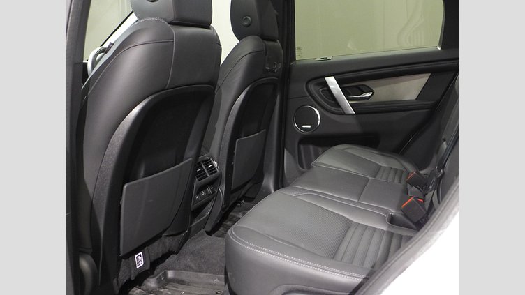 2024 認定中古車 Land Rover Discovery Sport フジホワイト プラグインハイブリッド（ガソリン） 標準ホイール Dynamic HSE