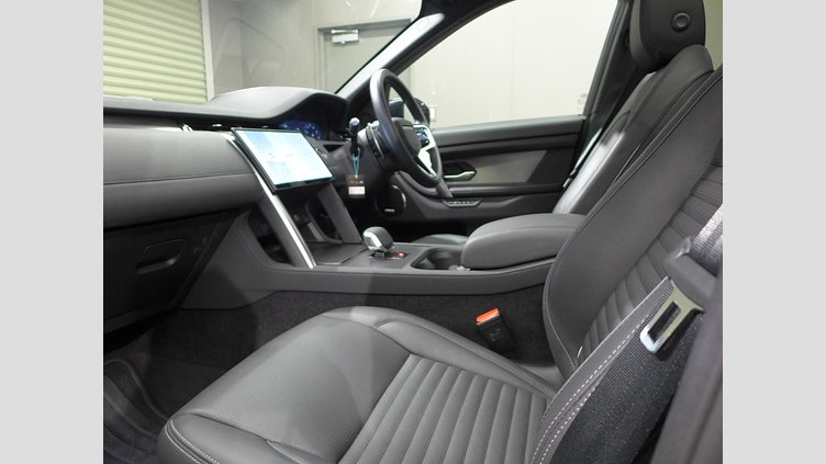 2024 認定中古車 Land Rover Discovery Sport フジホワイト プラグインハイブリッド（ガソリン） 標準ホイール Dynamic HSE