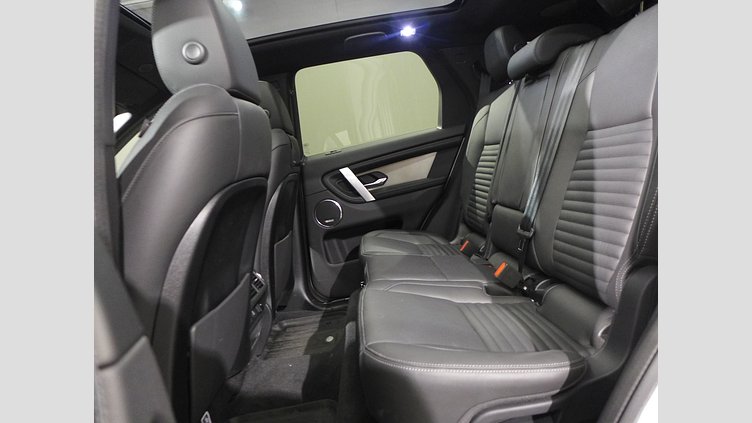 2024 認定中古車 Land Rover Discovery Sport フジホワイト プラグインハイブリッド（ガソリン） 標準ホイール Dynamic HSE