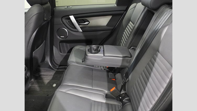 2024 認定中古車 Land Rover Discovery Sport フジホワイト プラグインハイブリッド（ガソリン） 標準ホイール Dynamic HSE