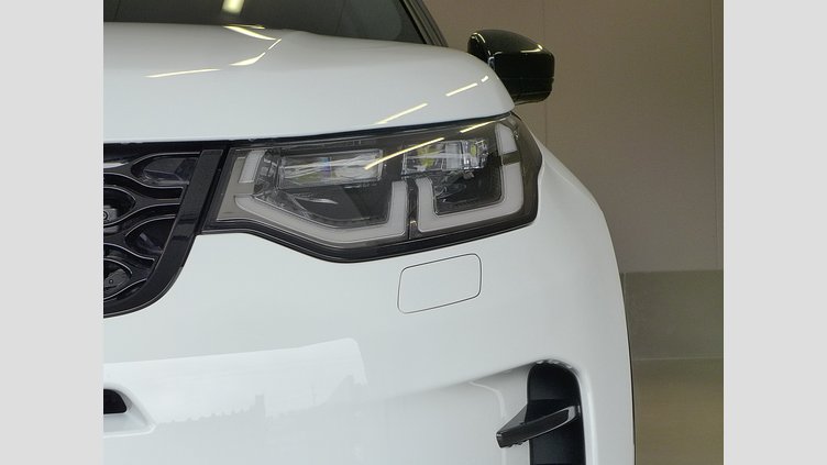 2024 認定中古車 Land Rover Discovery Sport フジホワイト プラグインハイブリッド（ガソリン） 標準ホイール Dynamic HSE