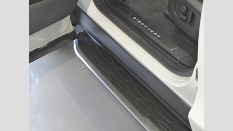 2024 認定中古車 Land Rover Discovery Sport フジホワイト プラグインハイブリッド（ガソリン） 標準ホイール Dynamic HSE