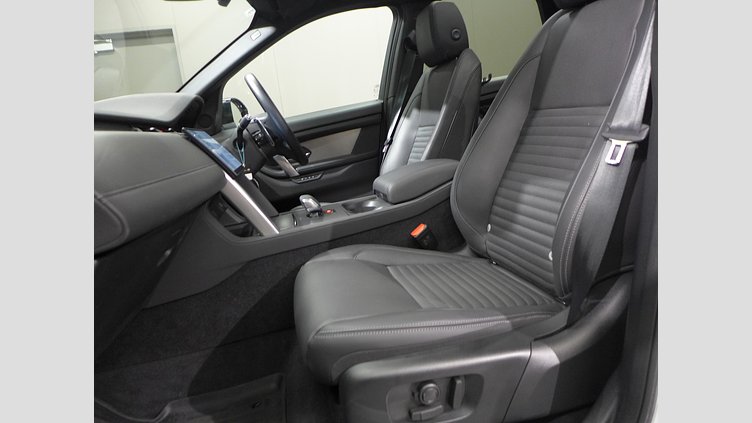2024 認定中古車 Land Rover Discovery Sport フジホワイト プラグインハイブリッド（ガソリン） 標準ホイール Dynamic HSE