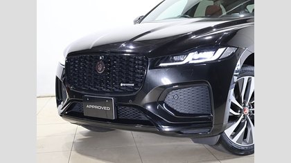 F-Pace 10