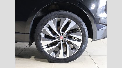F-Pace 8