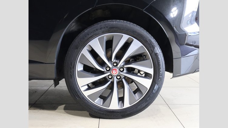 2022 認定中古車 Jaguar F-Pace Santorini Black 2.0L I4 Pet Mid DOHC AJ200 R SE P250