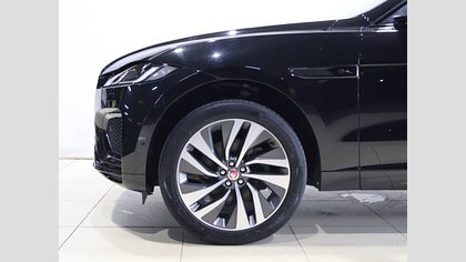 F-Pace 11