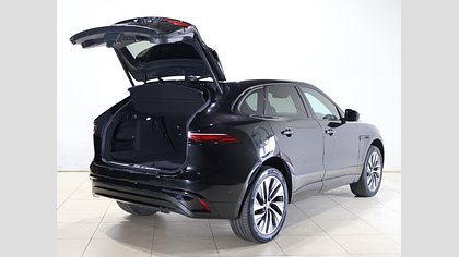 F-Pace 17