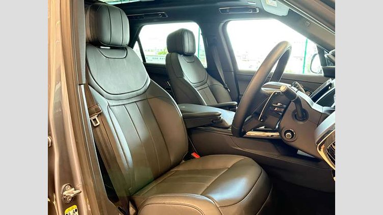 2025 認定中古車 Land Rover Range Rover Sport アイガーグレイ D300マイルドハイブリッド スタンダードホイールベース Dynamic HSE