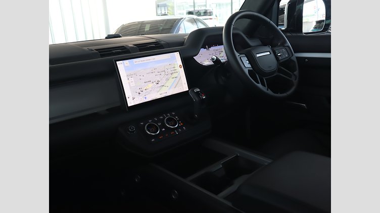 2024 認定中古車 Land Rover Defender 90 フジホワイト D350 ディーゼルマイルドハイブリッド X-Dynamic HSE