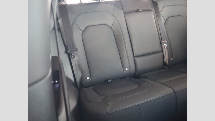 2024 認定中古車 Land Rover Defender 90 フジホワイト D350 ディーゼルマイルドハイブリッド X-Dynamic HSE